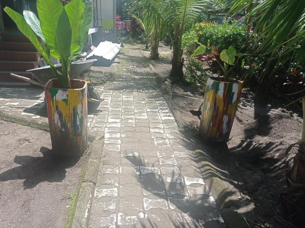 Los Cocos Hostal Bazan Exterior photo